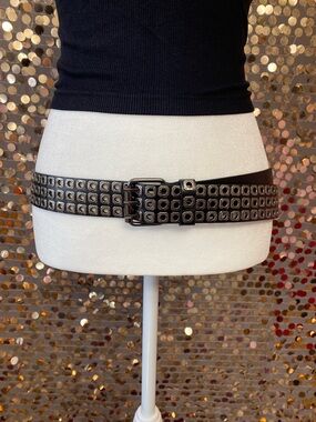 Black belt with silver accents #313